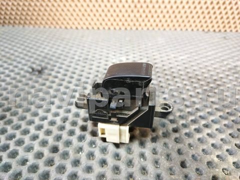 Кнопка стеклоподъёмника задняя правая Nissan Almera Tino, 2000 г., арт. 118575822