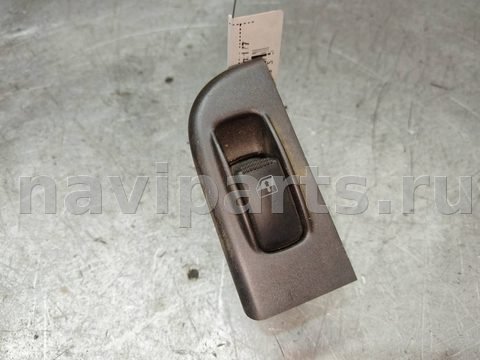 Кнопка стеклоподъёмника задняя правая Hyundai Trajet, 2004 г., арт. 119594