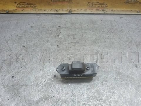 Кнопка стеклоподъёмника задняя правая Mitsubishi Grandis, 2003 г., арт. 124641