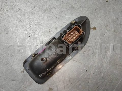 Кнопка стеклоподъёмника задняя правая Renault Laguna, 2001 г., арт. 128128, фото 2