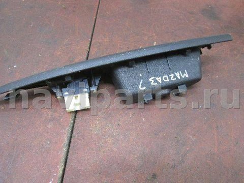 Кнопка стеклоподъёмника задняя правая Mazda 6, 2004 г., арт. 132123935, фото 2