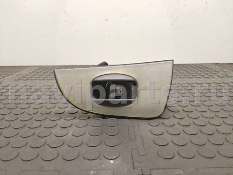 Кнопка стеклоподъёмника задняя правая Hyundai Elantra, 2003 г., OEM 935822D200, арт. 14178