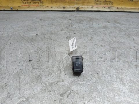 Кнопка стеклоподъёмника задняя правая Volkswagen Passat, 2000 г., арт. 151008