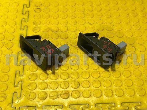 Кнопка стеклоподъёмника задняя правая Volkswagen Touran, 2005 г., арт. 15381