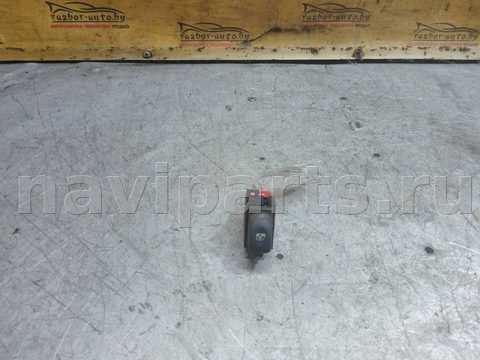 Кнопка стеклоподъёмника задняя правая Renault Laguna, 1998 г., арт. 156291