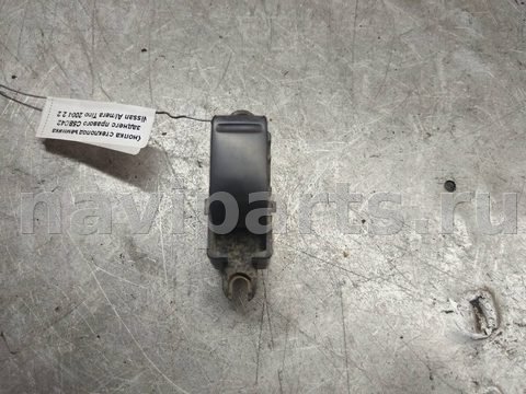 Кнопка стеклоподъёмника задняя правая Nissan Almera Tino, 2004 г., арт. 17186