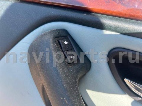 Кнопка стеклоподъёмника задняя правая BMW 5 E39, 2003 г., арт. 19571
