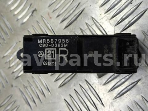Кнопка стеклоподъёмника задняя правая Mitsubishi L200, 2008 г., OEM MR587956, арт. 211071, фото 4
