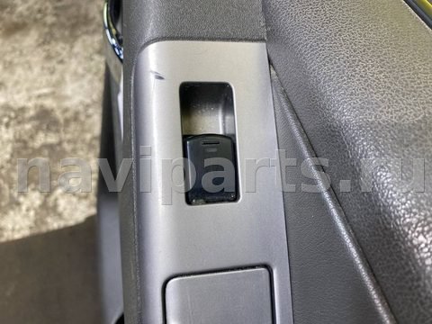 Кнопка стеклоподъёмника задняя правая Nissan Pathfinder, 2005 г., арт. 250576
