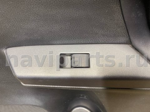 Кнопка стеклоподъёмника задняя правая Toyota RAV4, 2015 г., OEM 7427142070, арт. 253675