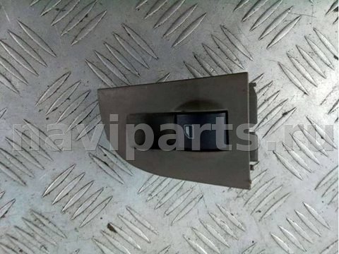 Кнопка стеклоподъёмника задняя правая Audi A6 Allroad C5, 2004 г., арт. 35810599