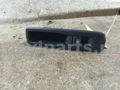 Кнопка стеклоподъёмника задняя правая Renault Laguna, 2010 г., арт. 46023068443