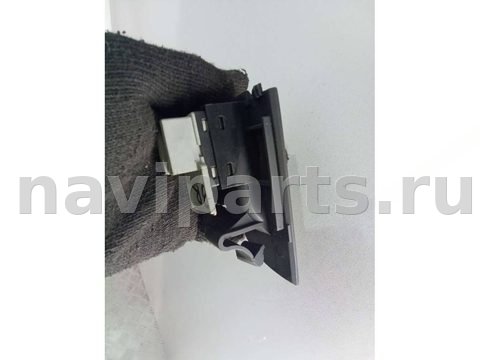 Кнопка стеклоподъёмника задняя правая Audi A6 C5, 2004 г., арт. 47407335, фото 5