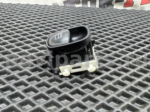 Кнопка стеклоподъёмника задняя правая Mercedes C W203, 2006 г., арт. 534740, фото 3