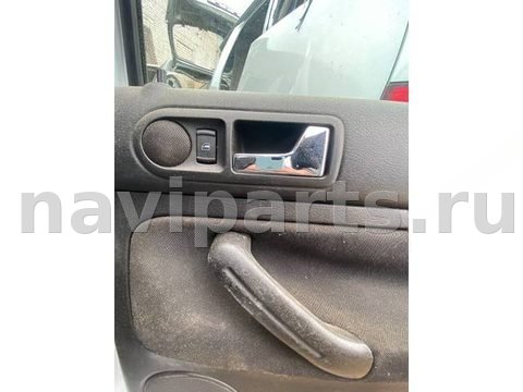 Кнопка стеклоподъёмника задняя правая Volkswagen Golf, 1997 г., арт. 53525