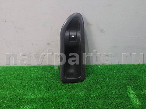 Кнопка стеклоподъёмника задняя правая Renault Laguna, 2001 г., арт. 543-346