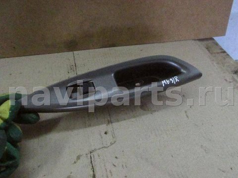 Кнопка стеклоподъёмника задняя правая Mazda 6, 2003 г., арт. 65050718