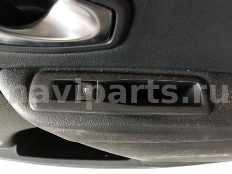 Кнопка стеклоподъёмника задняя правая Renault Megane, 2009 г., арт. 92818611