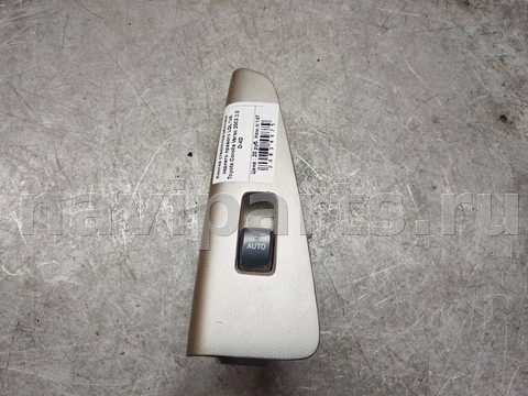 Кнопка стеклоподъёмника задняя правая Toyota Corolla Verso, 2001 г., арт. 94696