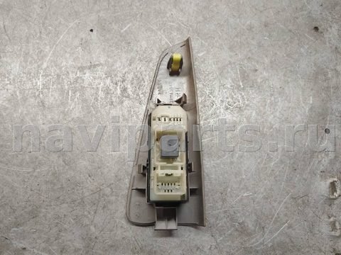 Кнопка стеклоподъёмника задняя правая Toyota Corolla Verso, 2001 г., арт. 94696, фото 2