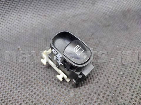 Кнопка стеклоподъёмника задняя правая Mercedes C W203, 2004 г., арт. B08-17_2