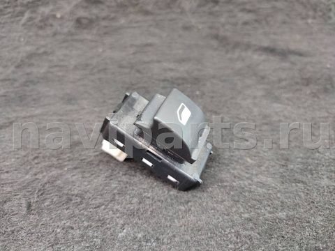 Кнопка стеклоподъёмника задняя правая Citroen C4, 2018 г., арт. B3008-168_36