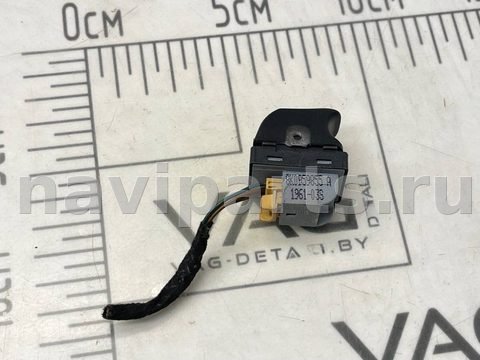 Кнопка стеклоподъёмника задняя правая Audi A4 B8, 2011 г., OEM 8K0959855A, арт. V5192_3, фото 4