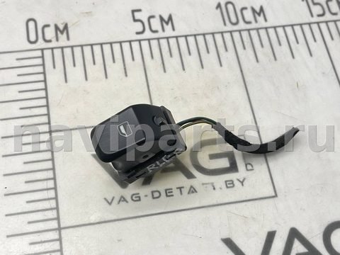 Кнопка стеклоподъёмника задняя правая Audi Q5, 2012 г., OEM 8K0959855A, арт. V5192_9