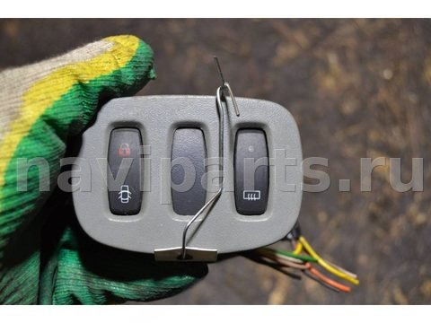 Кнопка центрального замка Renault Trafic, 2001 г., арт. 019175