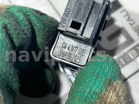 Кнопка центрального замка Volkswagen Tiguan, 2018 г., OEM 5NA962125, арт. 106619651, фото 4