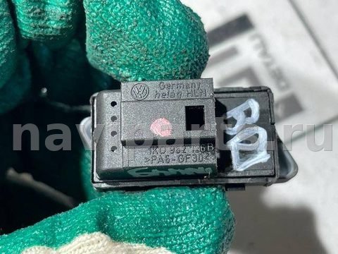 Кнопка центрального замка Volkswagen Tiguan, 2014 г., OEM 1K0962126B, арт. 107742016, фото 4