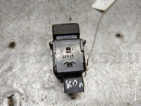 Кнопка центрального замка Mazda Premacy, 1999 г., арт. 111849, фото 4