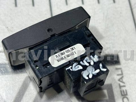 Кнопка центрального замка Volkswagen Touareg, 2009 г., OEM 7L6962125, арт. 120500074, фото 4