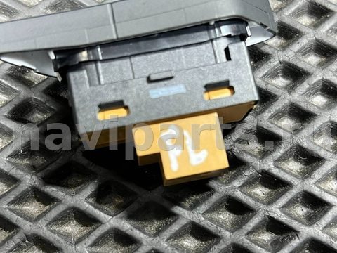Кнопка центрального замка Audi RS5, 2019 г., OEM 8W1962108, арт. 32136516_5, фото 6