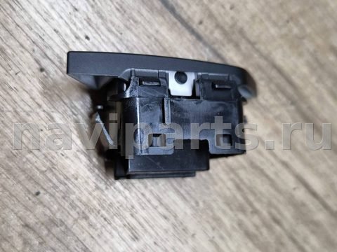 Кнопка центрального замка BMW X5 G05, 2019 г., OEM 7950562, арт. 392-166, фото 2