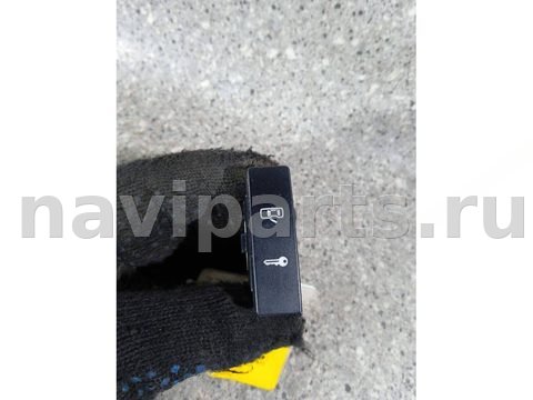 Кнопка центрального замка Volkswagen Touareg, 2005 г., OEM 7L69621253, арт. 46023032183