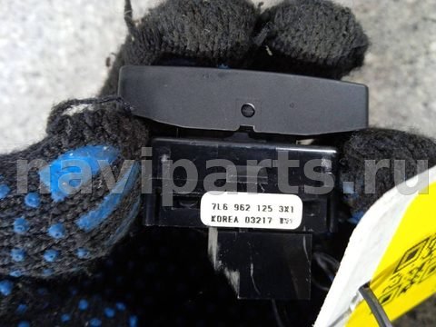Кнопка центрального замка Volkswagen Touareg, 2005 г., OEM 7L6962125, арт. 46023032226, фото 4