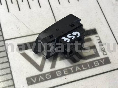 Кнопка центрального замка Volkswagen Jetta, 2015 г., OEM 5C6962125, арт. 77140681, фото 2