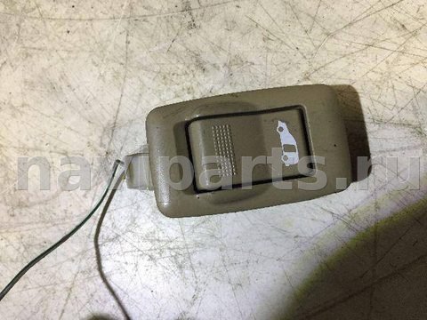 Кнопка центрального замка Mazda MPV, 2002 г., арт. 77559738