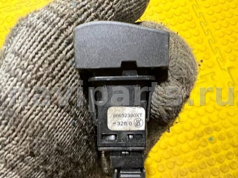 Кнопка центрального замка Peugeot 3008, 2010 г., OEM 96652390XT, арт. 93620, фото 2