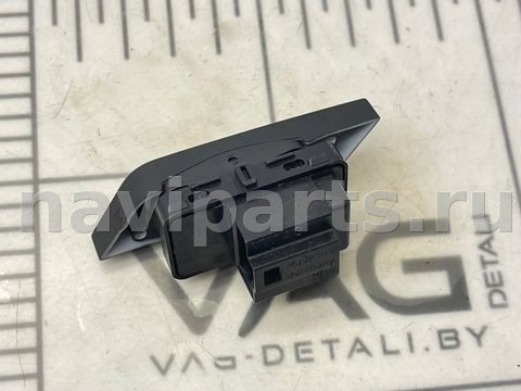 Кнопка центрального замка Volkswagen Tiguan, 2021 г., OEM 5NA962125, арт. V957, фото 4