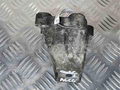 Кронштейн двигателя Audi A6, 2006 г., OEM 4f0199307aa, арт. 001365