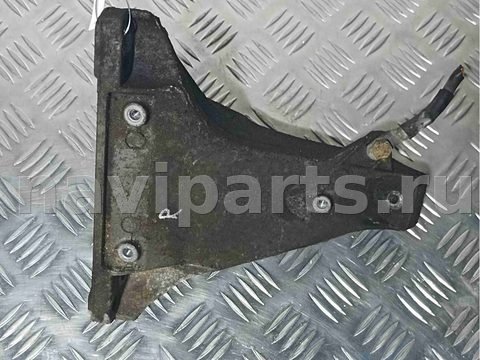 Кронштейн двигателя Audi A4, 1997 г., арт. 002034