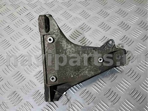 Кронштейн двигателя Audi A4, 1998 г., OEM 8d0199308l, арт. 009607