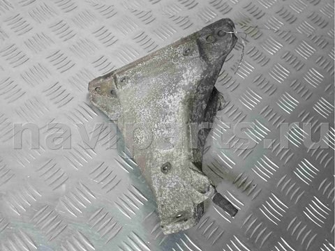 Кронштейн двигателя Volkswagen Passat, 1998 г., OEM 8d0199308l, арт. 013798