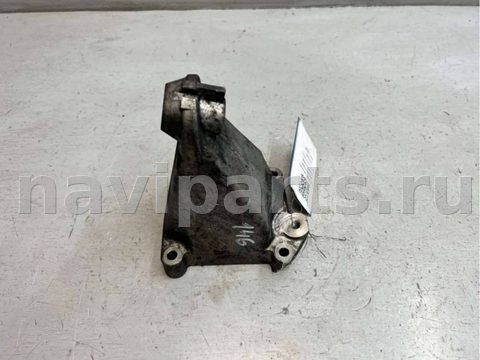 Кронштейн двигателя Mercedes C W203, 2005 г., OEM A2712230904, арт. B39432695