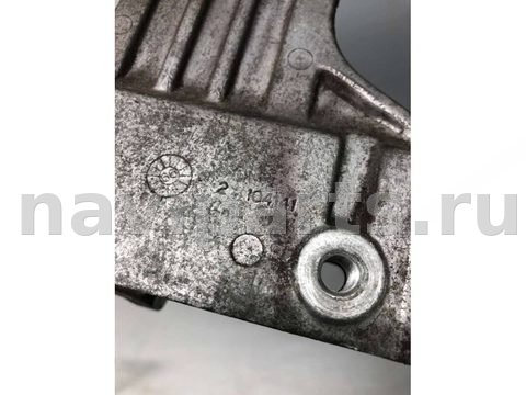 Кронштейн двигателя Subaru Forester, 1999 г., OEM 2104141, арт. B46826203_2, фото 2