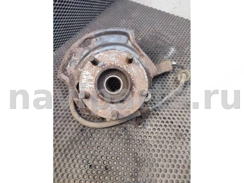 Поворотный кулак правый Nissan Almera Tino, 2001 г., арт. 110745476