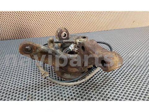 Поворотный кулак правый Nissan Almera Tino, 2001 г., арт. 115356751