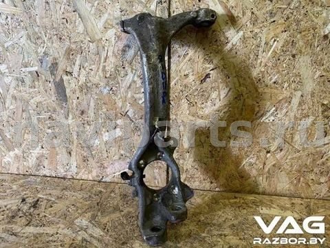 Поворотный кулак правый Audi A8 D3, 2004 г., OEM 4E0407258M, арт. B32314752